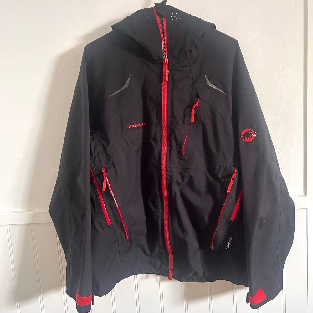 MAMMUT MEN'S MAKALU JACKET DRY TECH SIZE MEDIUM